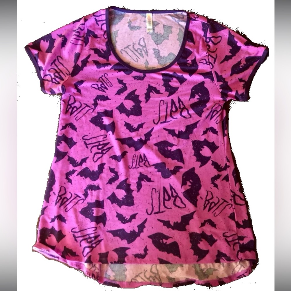 LuLaRoe Pink & Purple Short Sleeve BATS Classic Tee Halloween Spooky